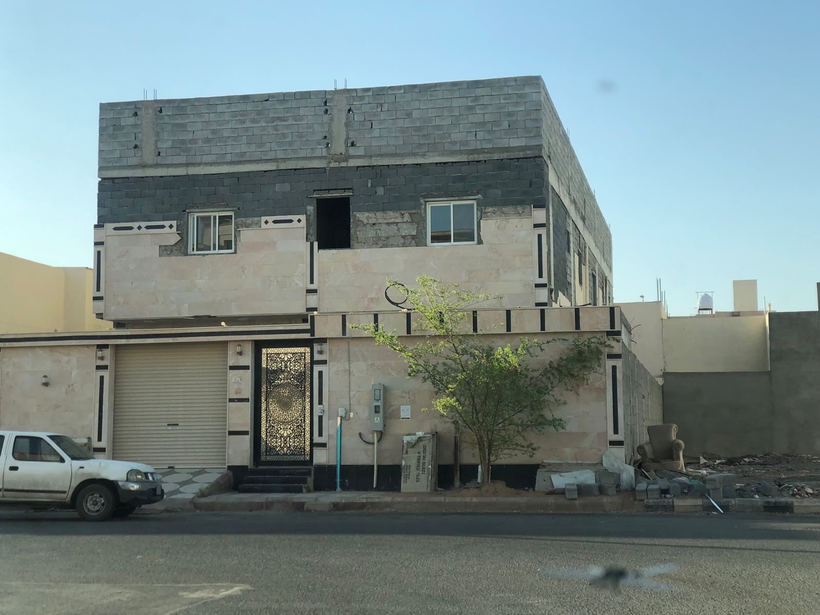عمارة سكنية للبيع مخطط المحيسن شرق المدينة