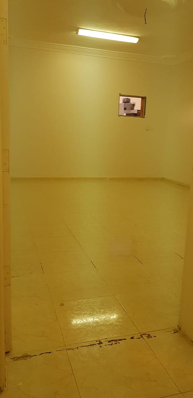 عماره 5 شقق للبيع في الملك فهد