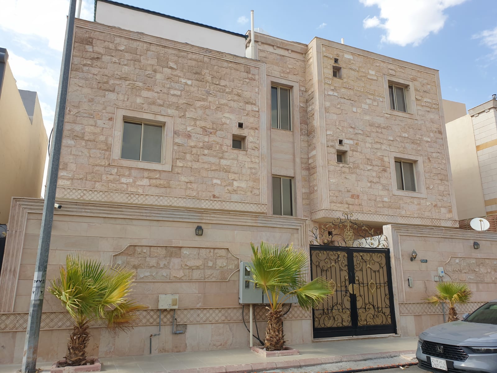 عماره للبيع بحي الدويخله فهد خلف الغرفه التجاريه