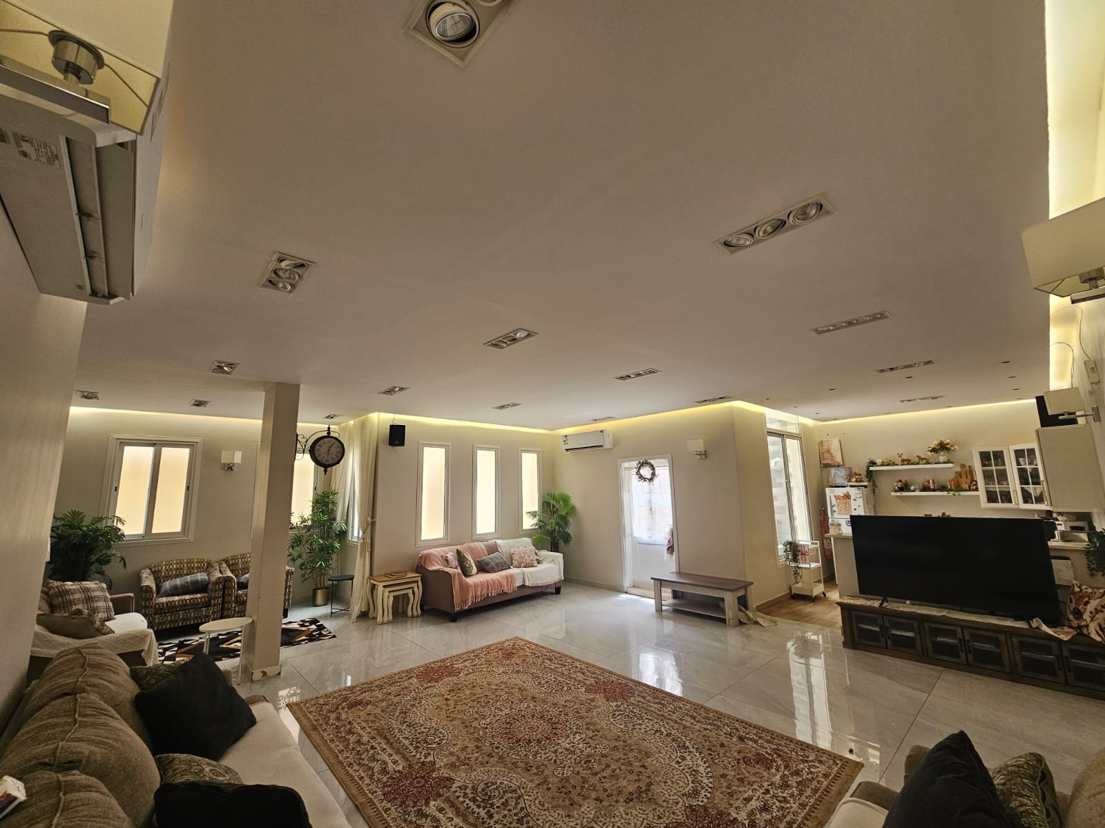 فيلا للبيع بمخطط شوران ي