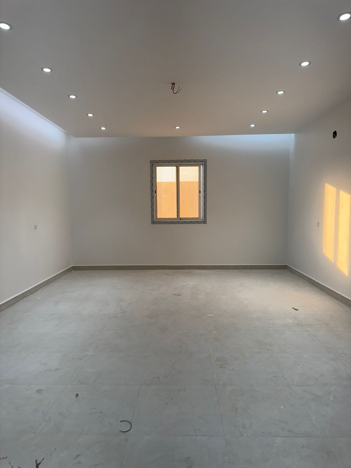 عماره جديده 5 شقق للبيع بمخطط الملك فهد 