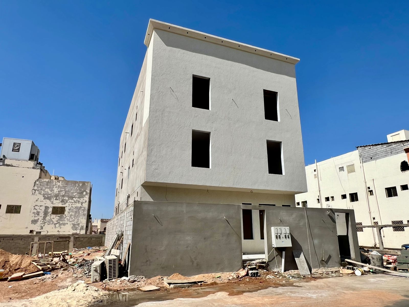 عمارة سكنية للبيع بمخطط الملك فهد