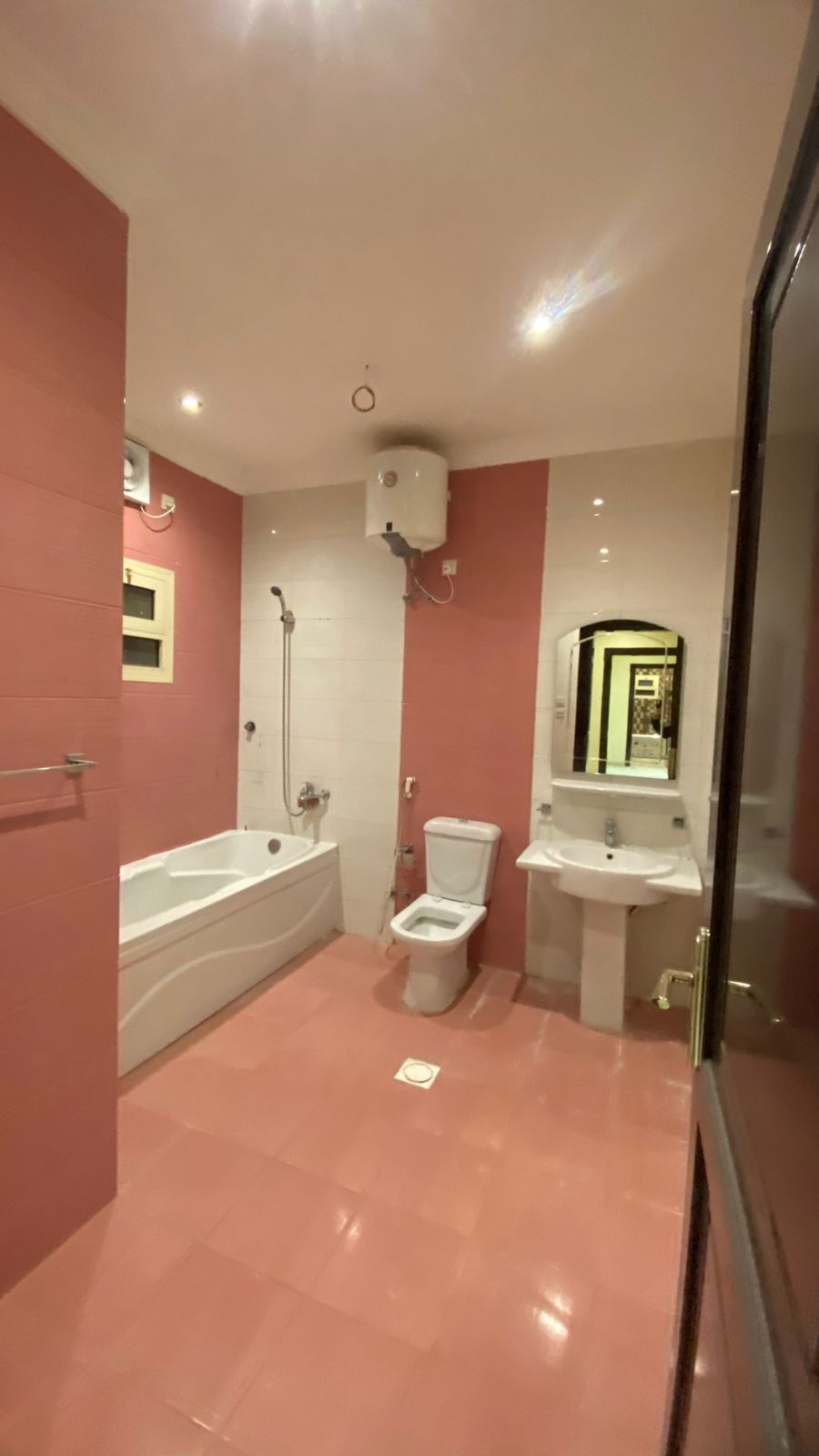 عماره 5 شقق للبيع بمخطط الملك فهد