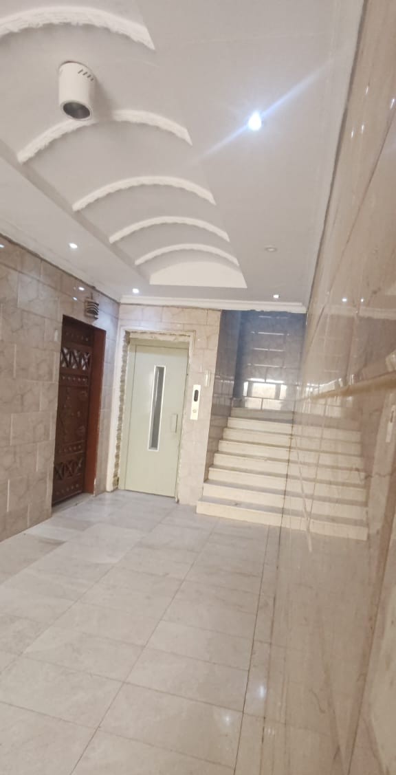 عمارة تجارية للبيع بمخطط الملك فهد