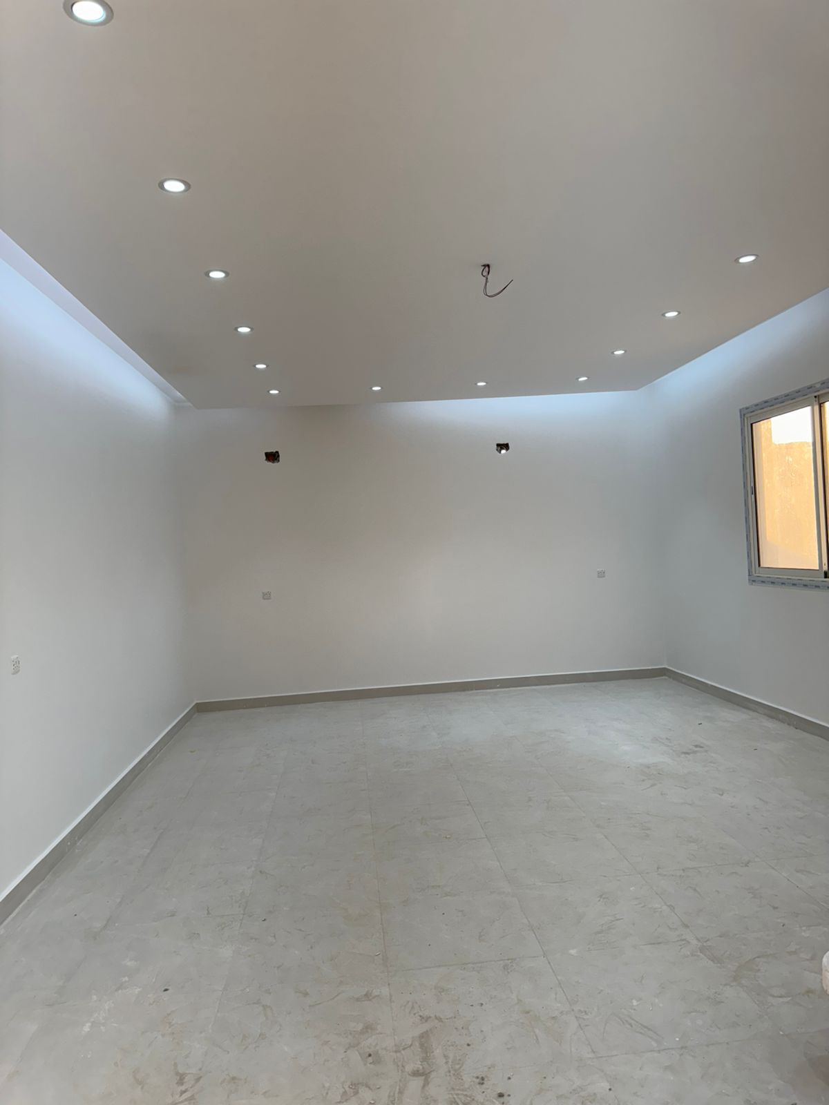عماره جديده 5 شقق للبيع بمخطط الملك فهد 