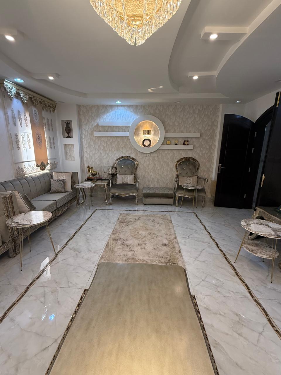 فيلا وشقه ارضيه للبيع بمخطط باقدو ( حي الفردوس )