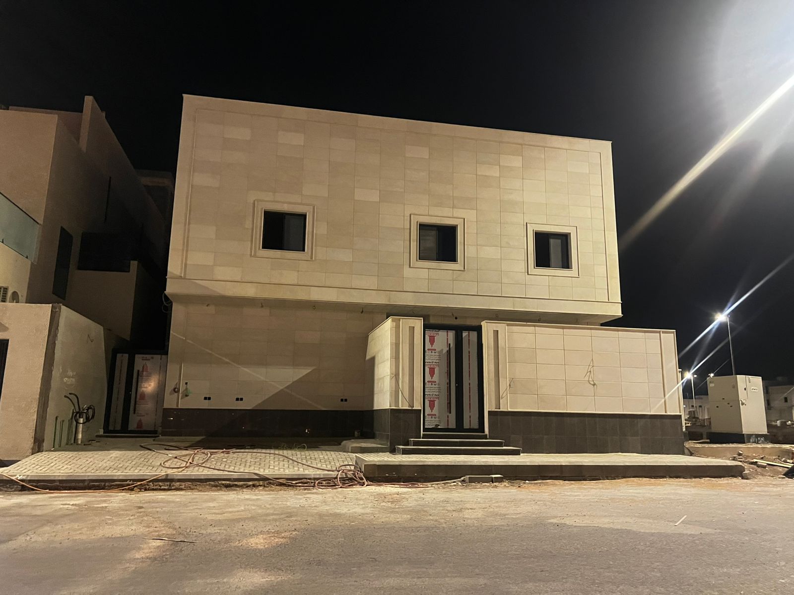 عمارة سكنية للبيع مخطط الطارق ( البدراني ) 