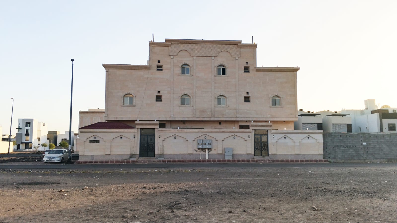 عماره للبيع بمخطط الملك فهد حي الصفوه