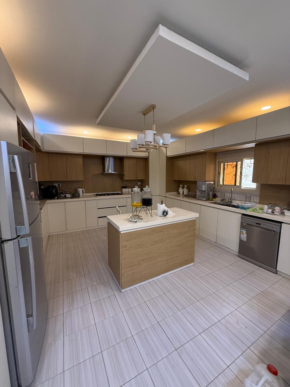 فيلا وشقه ارضيه للبيع بمخطط باقدو ( حي الفردوس )