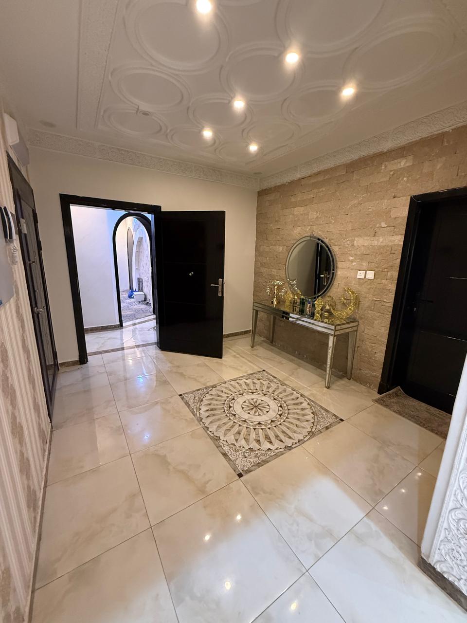 فيلا وشقه ارضيه للبيع بمخطط باقدو ( حي الفردوس )