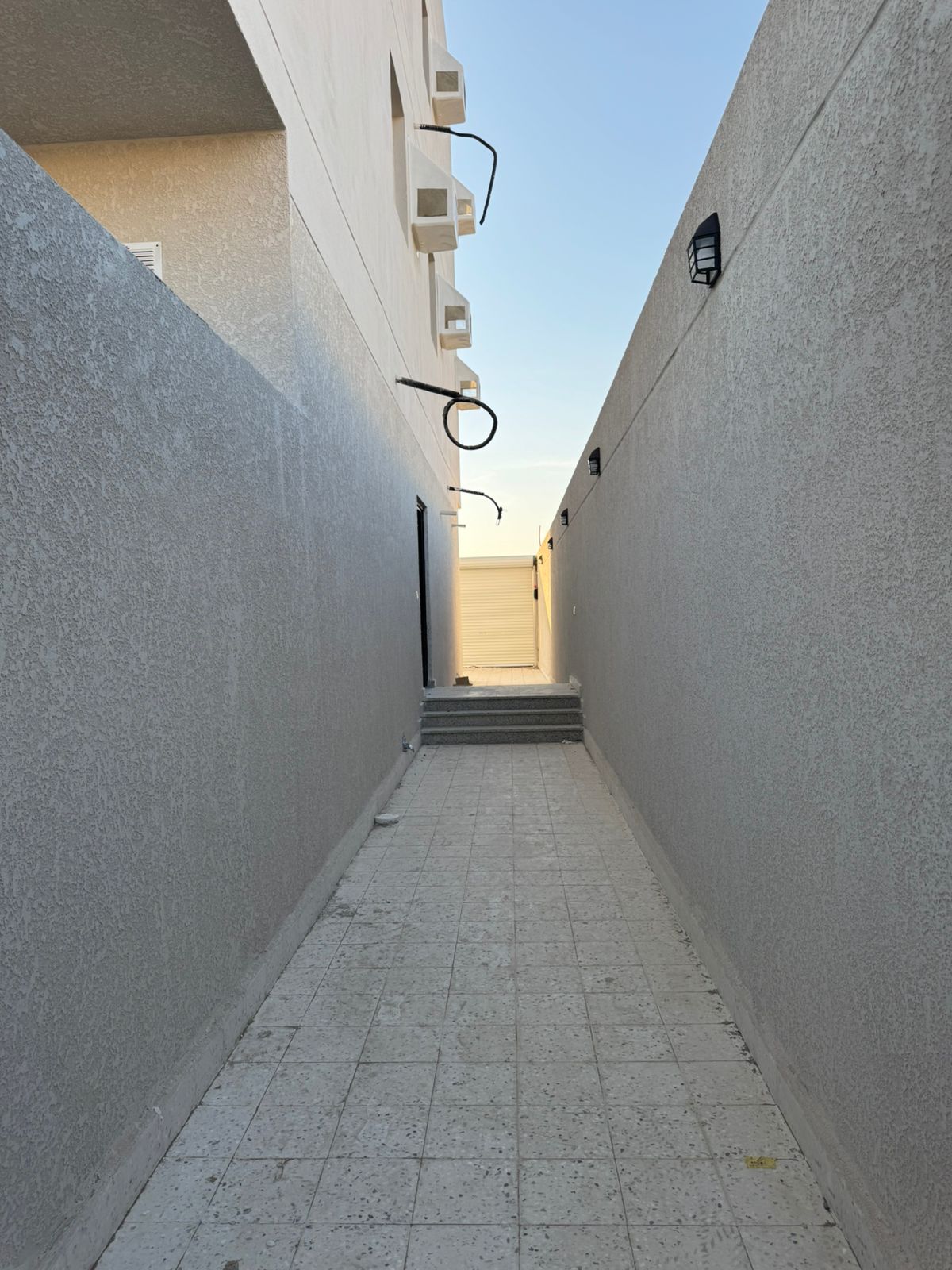 عماره جديده 5 شقق للبيع بمخطط الملك فهد 